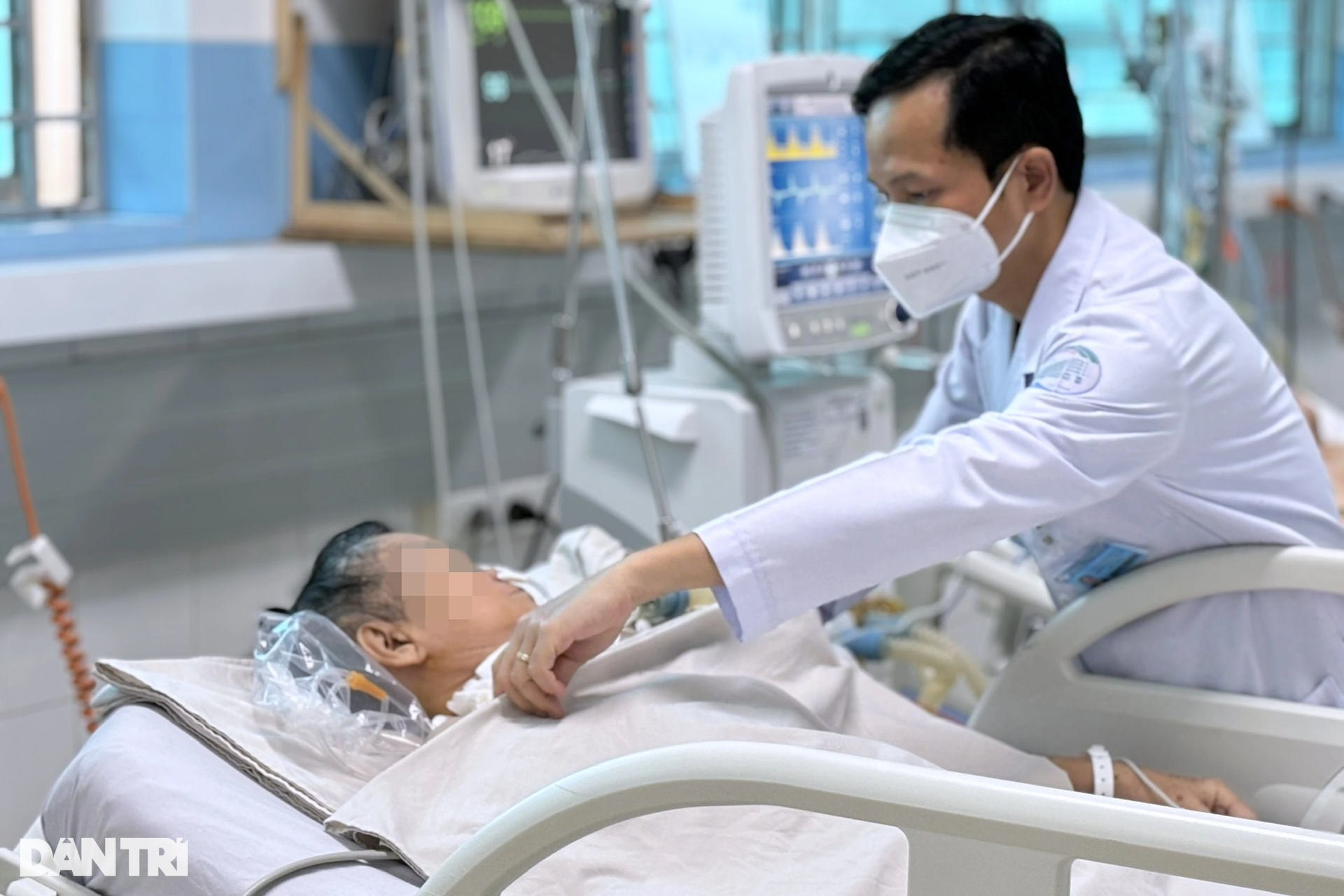 Từ cậu bé suýt chết vì lang vườn thành cứu tinh của bệnh nhân nguy kịch - 9 Từ cậu bé suýt chết vì lang vườn thành cứu tinh của bệnh nhân nguy kịch - 9