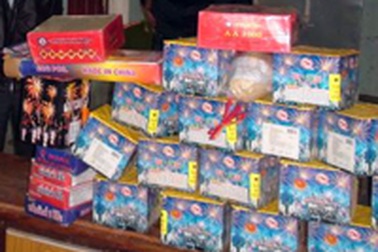 Bị bắt khi đang chở gần 40kg pháo nổ