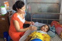 Bị chấn thương sọ não sau tai nạn giao thông, bé 12 tuổi nằm chờ chết