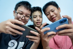 Cho con mượn iPhone chơi game, cha mẹ có nguy cơ mất tài khoản Apple