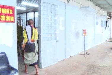 Ông Thích Minh Tuệ nhận căn cước công dân