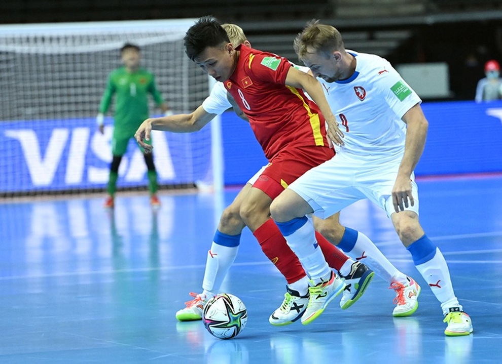Hình ảnh chiến đấu kiên cường của tuyển futsal Việt Nam ở World Cup - 3 Hình ảnh chiến đấu kiên cường của tuyển futsal Việt Nam ở World Cup - 3
