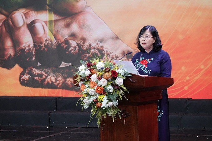 Đồng chí Bùi Thị Minh Hoài - Bí thư Trung ương Đảng, Trưởng ban Dân vận Trung ương phát biểu tại lễ phát động.
