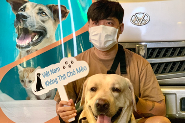 Tour xuyên Việt đầu tiên kêu gọi chấm dứt buôn bán thịt chó, mèo