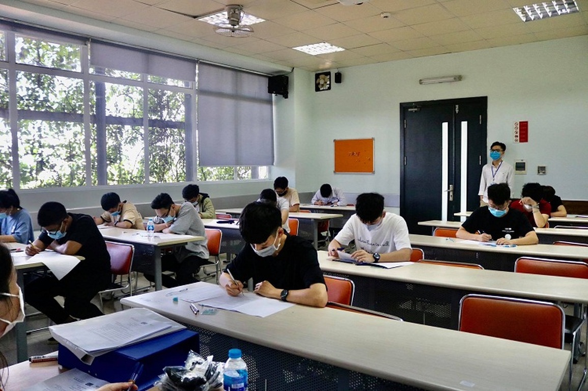 Giành các học bổng này, sĩ tử vào thẳng ĐH FPT - 1 Giành các học bổng này, sĩ tử vào thẳng ĐH FPT - 1