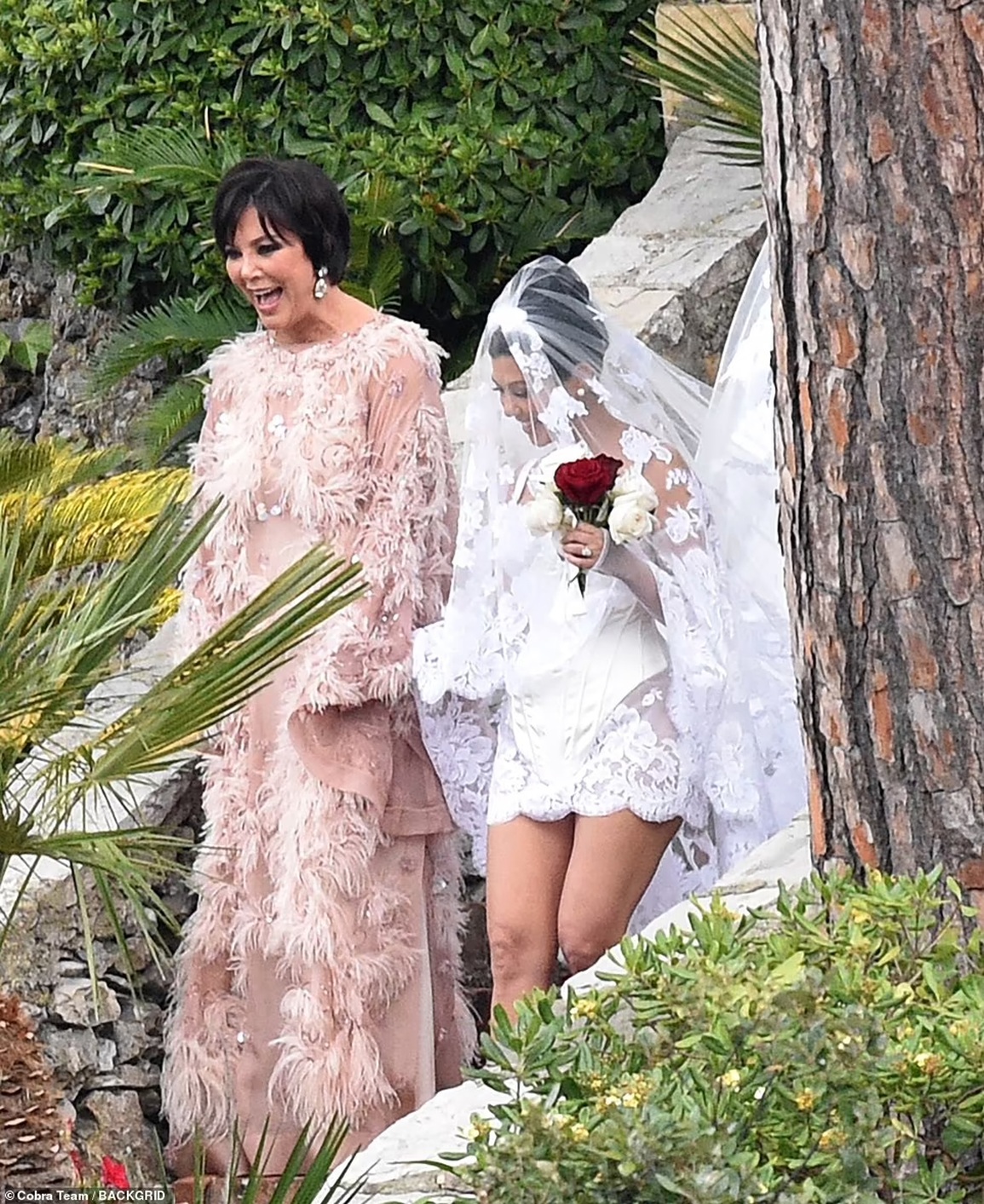 The Kardashian family dressed up for Kourtney's 3rd wedding - 5
