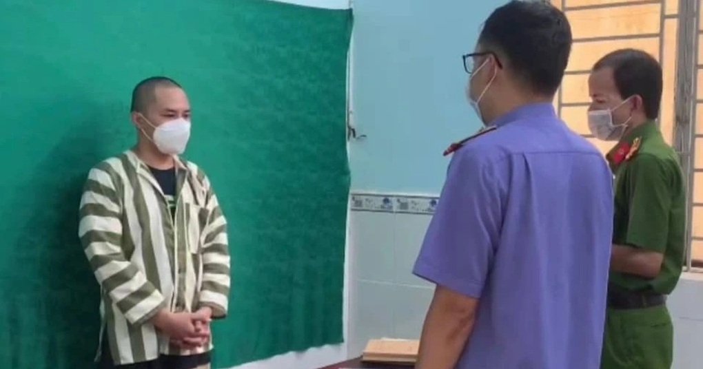 Cấm sóng nghệ sĩ vi phạm pháp luật: Nghệ sĩ hư sẽ có thể làm hư cả thế hệ - 1 Cấm sóng nghệ sĩ vi phạm pháp luật: Nghệ sĩ hư sẽ có thể làm hư cả thế hệ - 1