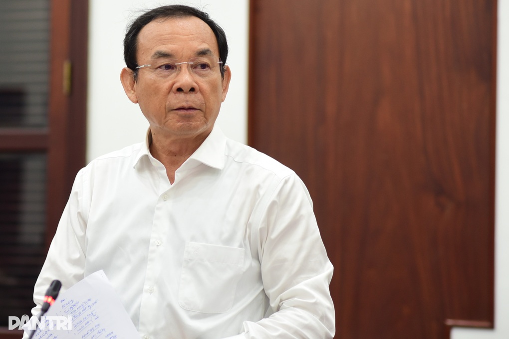 Chủ tịch TPHCM: Vận dụng cơ chế đặc thù để thu hút nhà đầu tư chiến lược - 2 Chủ tịch TPHCM: Vận dụng cơ chế đặc thù để thu hút nhà đầu tư chiến lược - 2