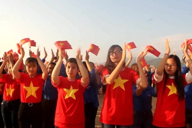 Bình Định: Hơn 5.000 ĐVTN đồng diễn mừng sinh nhật 88 năm thành lập Đoàn