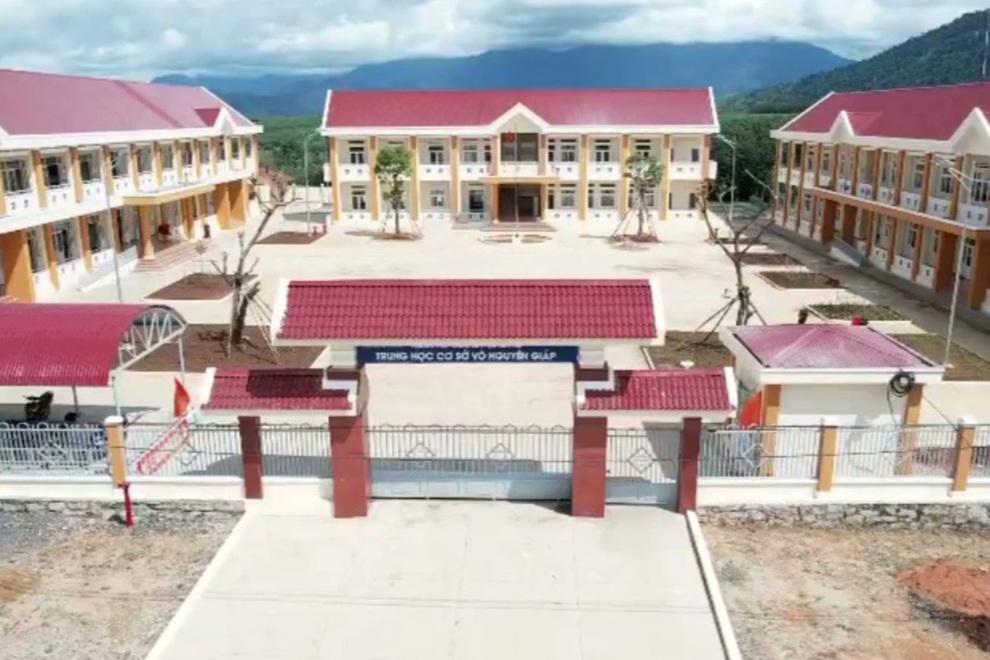 Đắk Lắk chỉ đạo làm rõ nguyên nhân sập trên 50 m tường bao trường mới xây - 1 Đắk Lắk chỉ đạo làm rõ nguyên nhân sập trên 50 m tường bao trường mới xây - 1