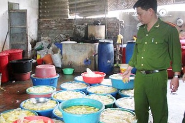 “Bột nghệ” nhuộm vàng măng là chất vàng O