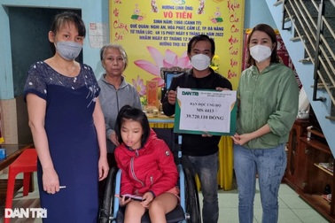 Bạn đọc giúp đỡ vợ chồng trẻ có mẹ già, con thơ bị bệnh gần 40 triệu đồng