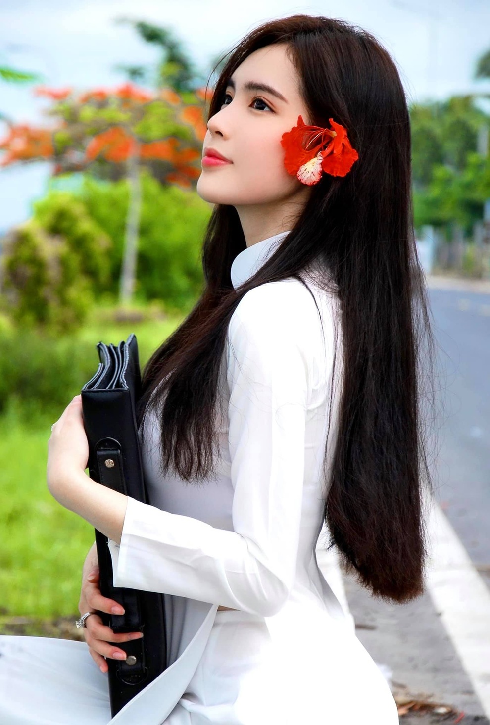 Cô gái eo 56cm tiết lộ thu nhập khủng, bao bạn trẻ ao ước - 13 Cô gái eo 56cm tiết lộ thu nhập khủng, bao bạn trẻ ao ước - 13