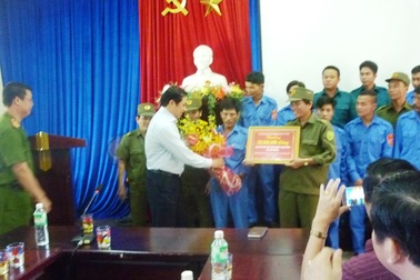 Thưởng "nóng" cho đơn vị bắt đối tượng vận chuyển ma túy số lượng lớn