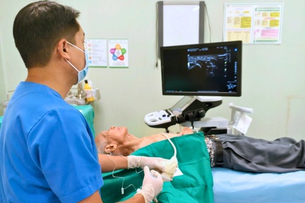 Đã khỏi zona nhưng cơn đau không dứt: Giải pháp mới từ điện quang can thiệp