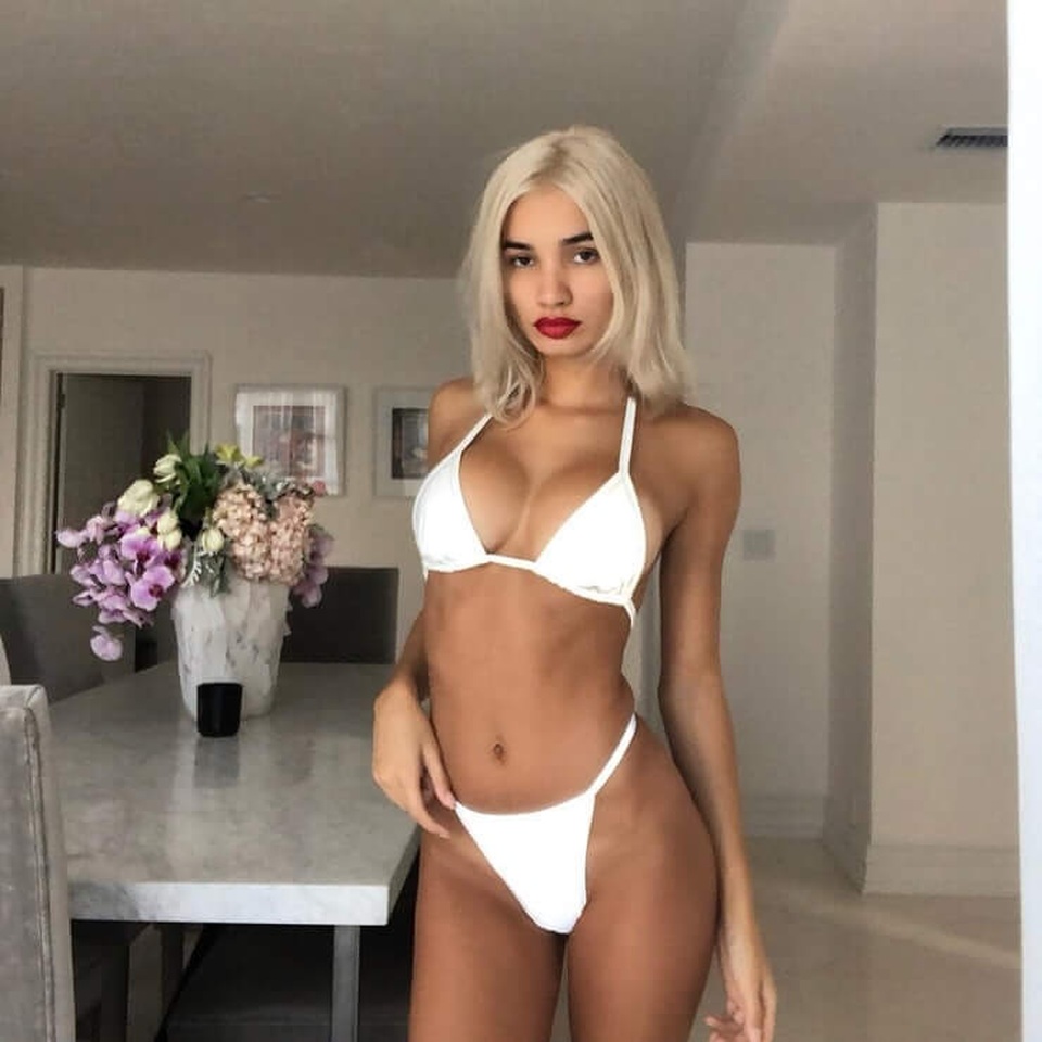Ca sĩ mới nổi Pia Mia khoe thân hình bốc lửa - 6 Ca sĩ mới nổi Pia Mia khoe thân hình bốc lửa - 6