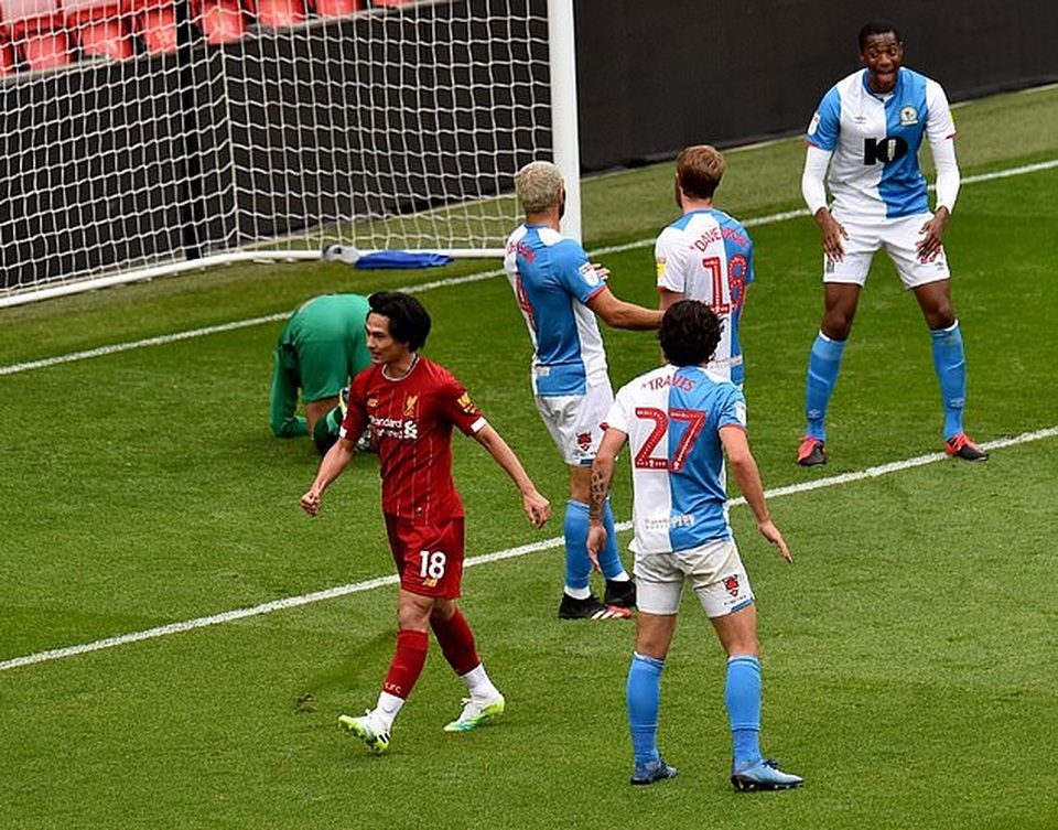 Thắng Blackburn 6-0, Liverpool sẵn sàng giành chức vô địch Premier League - 5 Thắng Blackburn 6-0, Liverpool sẵn sàng giành chức vô địch Premier League - 5