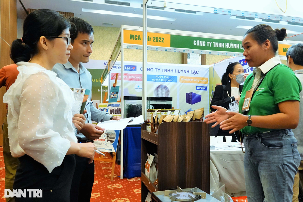 Khai mạc hội chợ giới thiệu sản phẩm, giải pháp thích ứng biến đổi khí hậu - 3 Khai mạc hội chợ giới thiệu sản phẩm, giải pháp thích ứng biến đổi khí hậu - 3