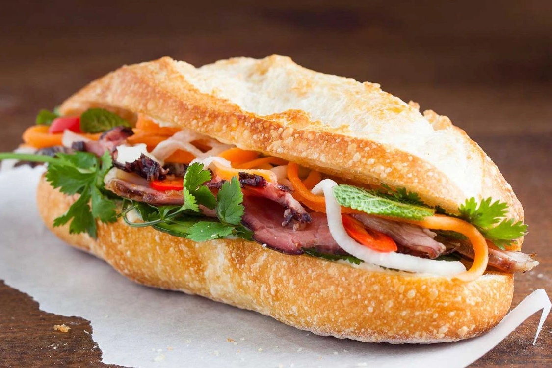 Vi khuẩn gây ngộ độc bánh mì ở Vũng Tàu: Cảnh giác nhiều món ăn quen thuộc - 1