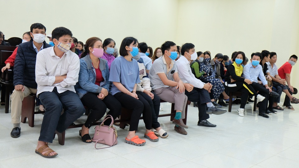 Chủ tịch xã câu kết với cấp dưới lập khống hồ sơ đền bù đất để trục lợi - 2 Chủ tịch xã câu kết với cấp dưới lập khống hồ sơ đền bù đất để trục lợi - 2