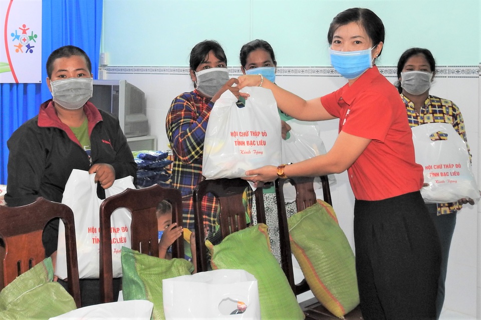 Ấm lòng phiên chợ 0 đồng dành cho người khó khăn, yếu thế - 1 Ấm lòng phiên chợ 0 đồng dành cho người khó khăn, yếu thế - 1