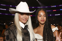 Cô bé 12 tuổi nổi tiếng showbiz: 9 tuổi giành giải Grammy, có 800 triệu USD