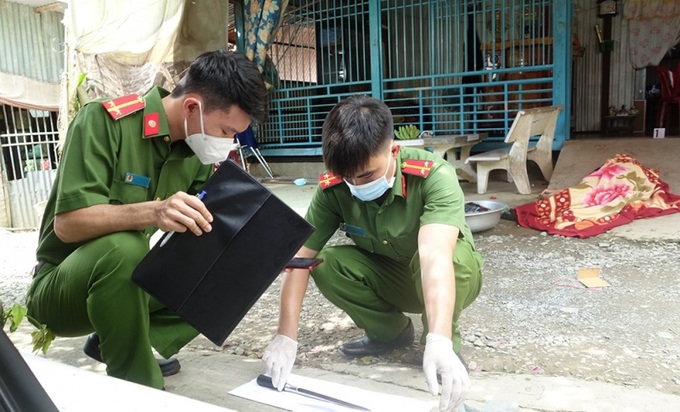 Lực lượng Công an tổ chức khám nghiệm hiện trường
