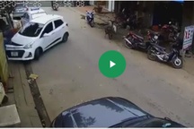 Nhầm số tiến lùi, nữ tài xế xử lý pha "ra xe" mang tính... hủy diệt