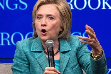 Vì sao nhiều người Mỹ không ưa bà Clinton?