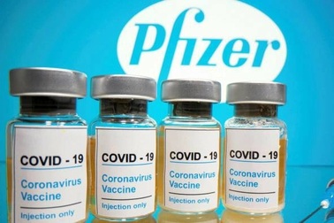 Công ty ở Đồng Nai nói vắc xin sắp về, Pfizer bảo không bán cho tư nhân
