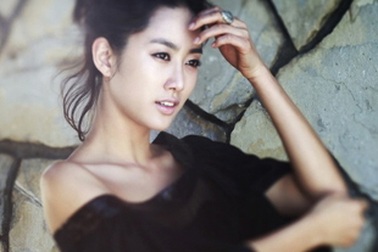 Jeon Hye Bin gợi cảm dạo chơi tại Los Angeles