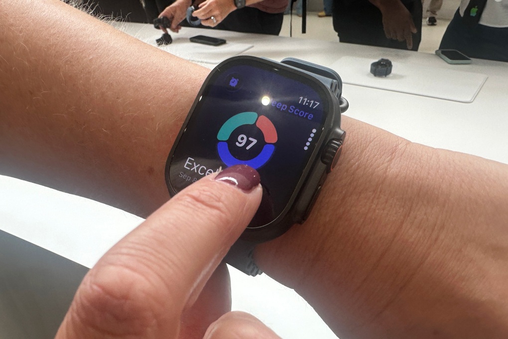 ការបិទ Apple Watch Ultra 3៖ ការរចនាមិនផ្លាស់ប្តូរ តម្លៃចាប់ពី ២៤លានដុង - ៣ Cận cảnh Apple Watch Ultra 3: Thiết kế không đổi, giá từ 24 triệu đồng - 3