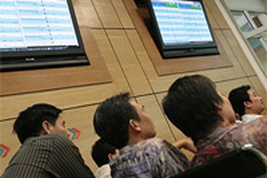 Thị trường hồi phục vào cuối phiên