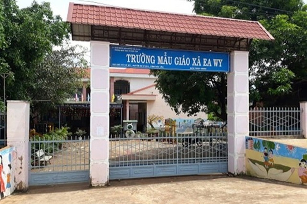 Giáo viên đến tận nhà động viên, truy thu tiền chi sai cho trên 3.000 trẻ - 1 Giáo viên đến tận nhà động viên, truy thu tiền chi sai cho trên 3.000 trẻ - 1