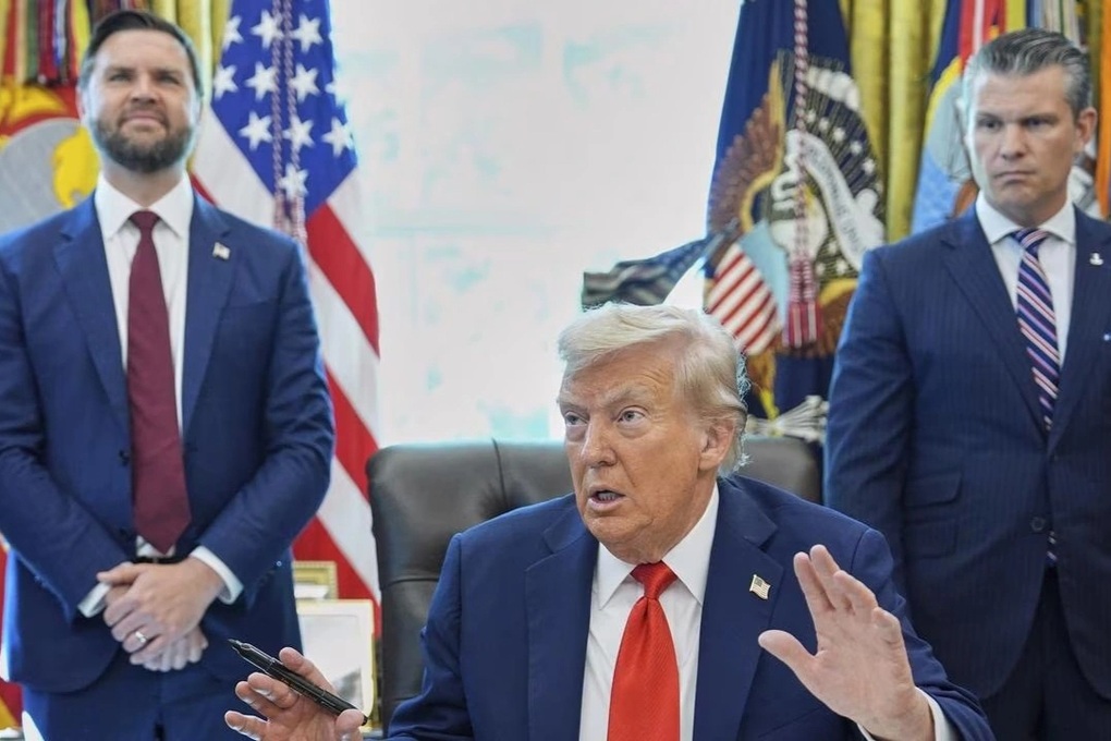 Tổng thống Trump họp đội ngũ an ninh giữa nghi vấn sắp tấn công lại Iran - 1