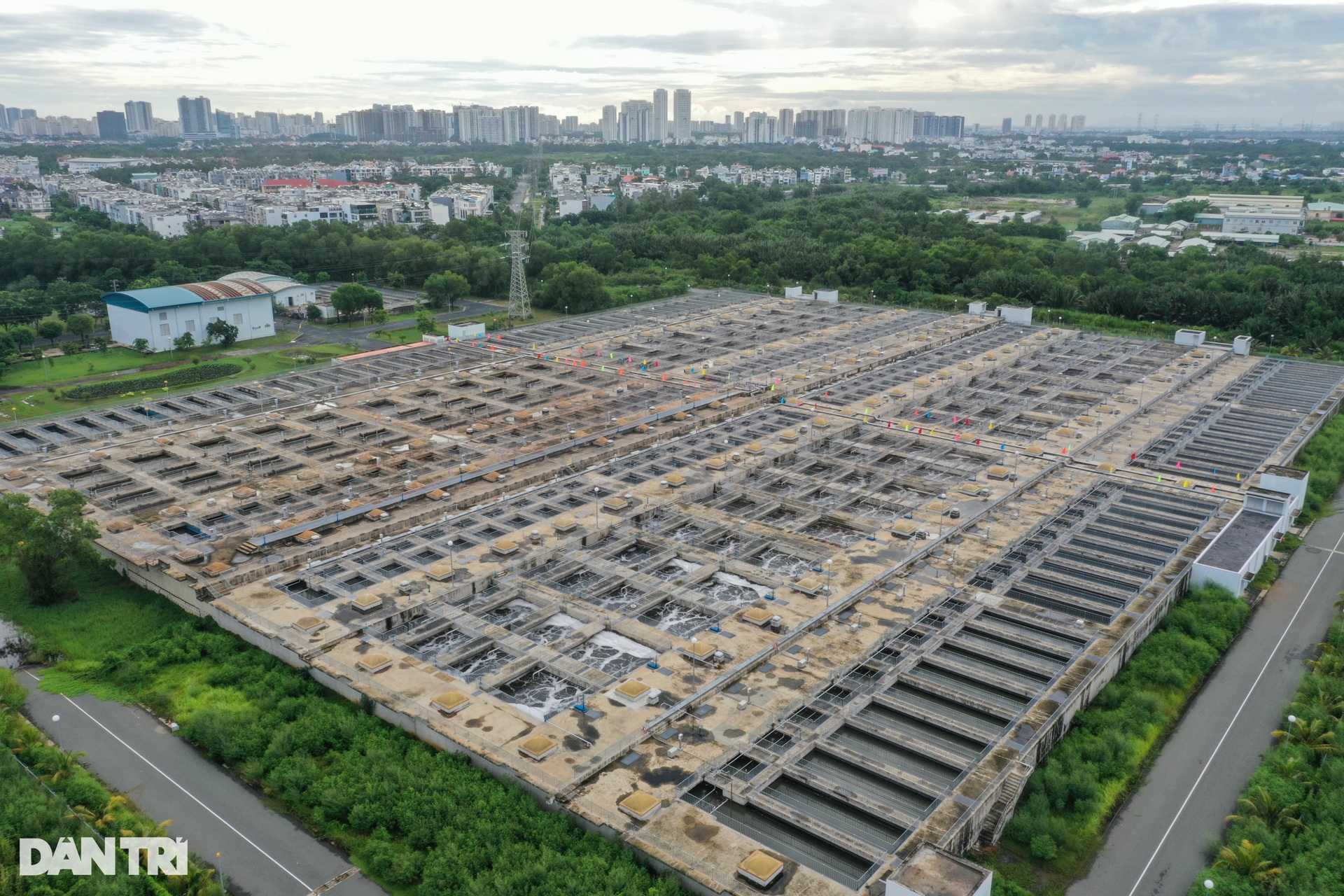 Nhà máy xử lý nước thải lớn nhất TPHCM trước ngày khánh thành - 1 Nhà máy xử lý nước thải lớn nhất TPHCM trước ngày khánh thành - 1