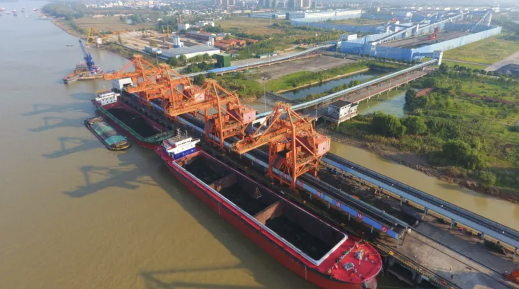Trung Quốc chớp cơ hội mua than giá rẻ từ Nga - 1 Trung Quốc chớp cơ hội mua than giá rẻ từ Nga - 1