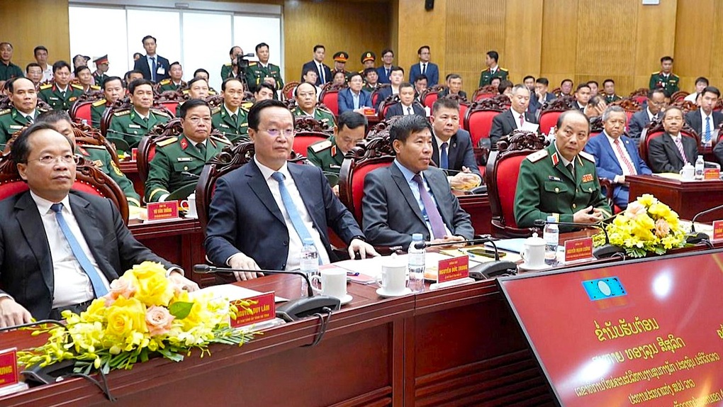 Tổng Bí thư, Chủ tịch nước Lào thăm và làm việc với Quân khu 4 - 3 Tổng Bí thư, Chủ tịch nước Lào thăm và làm việc với Quân khu 4 - 3