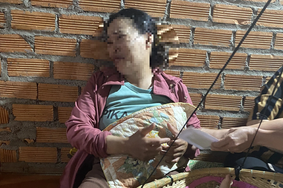 Bố mẹ gục ngã khi cả 3 con trai đều đuối nước - 1 Bố mẹ gục ngã khi cả 3 con trai đều đuối nước - 1