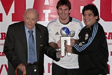 Messi đoạt giải thưởng mang tên huyền thoại Di Stefano 