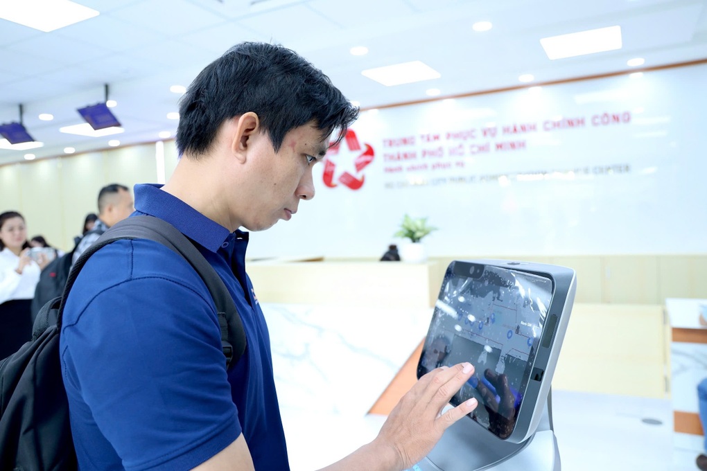 Trung tâm hành chính công TPHCM chính thức hoạt động - 2