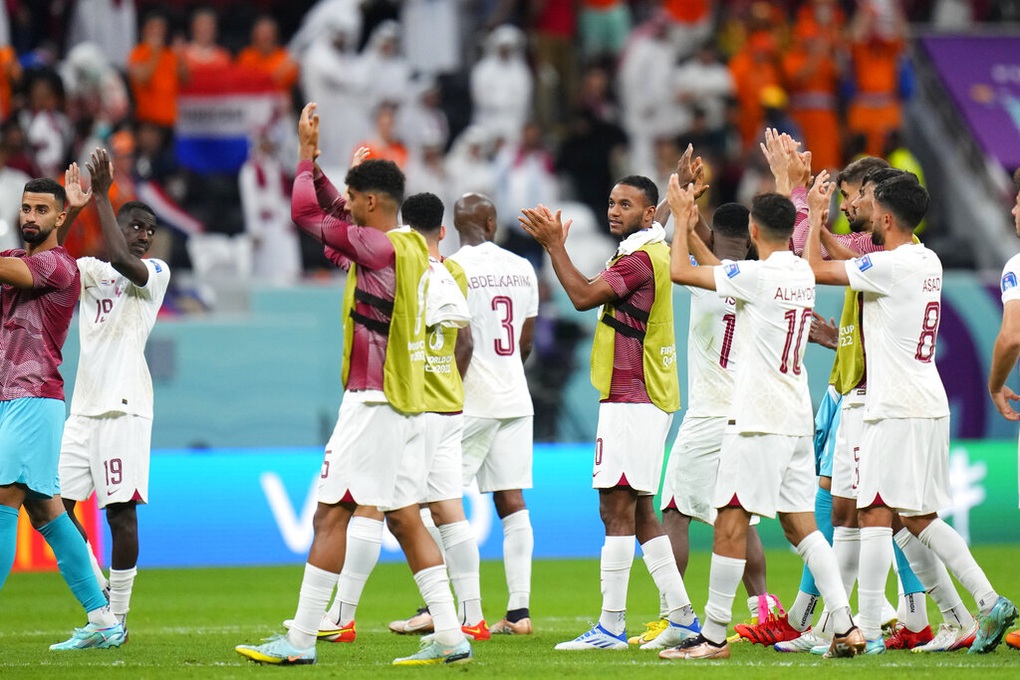 Chủ nhà Qatar lập hàng loạt kỷ lục đáng quên khi chia tay World Cup - 2 Chủ nhà Qatar lập hàng loạt kỷ lục đáng quên khi chia tay World Cup - 2