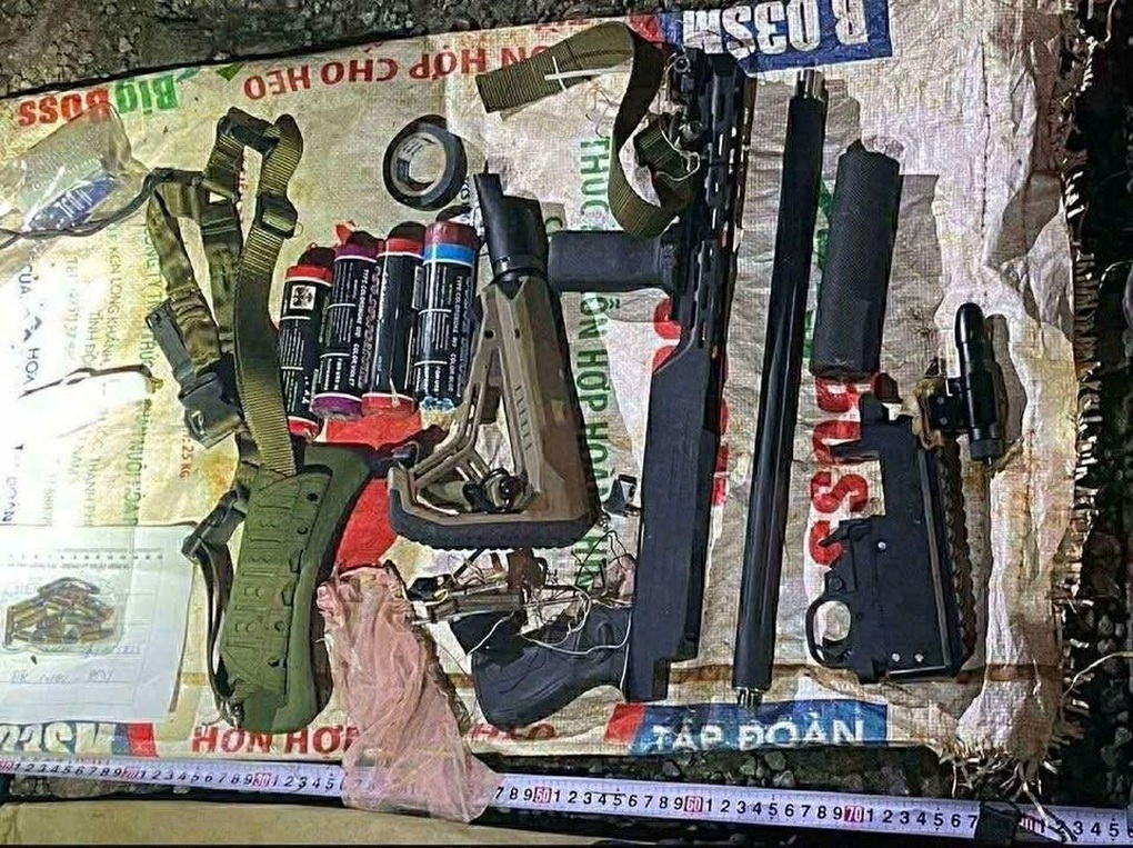 Nghi phạm sát hại 3 người ở Đồng Nai không kịp trở tay khi bị bắt - 2 Nghi phạm sát hại 3 người ở Đồng Nai không kịp trở tay khi bị bắt - 2