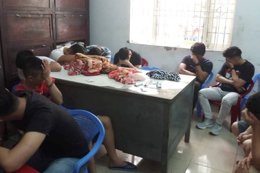 25 thanh niên nam nữ phê ma tuý sau tiệc sinh nhật