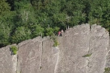 Vách đá dựng đứng Le Herou