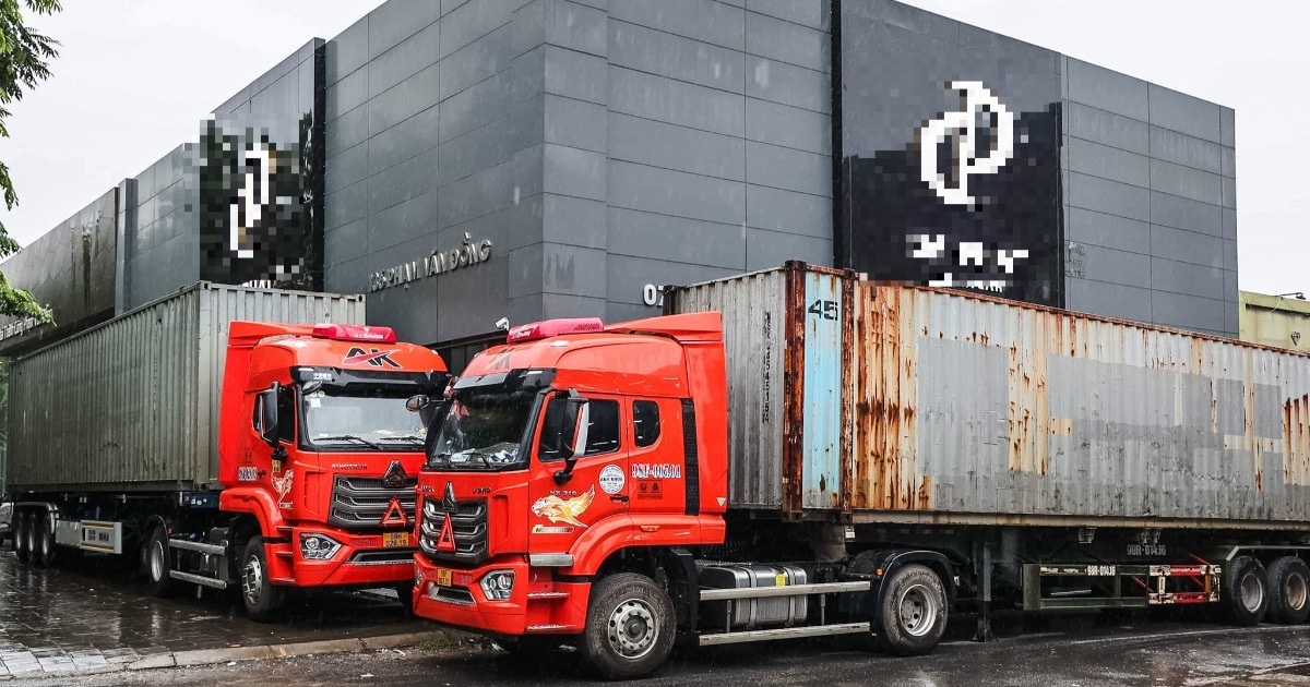 Người Hà Nội gia cố nhà cửa, chi 30 triệu đồng thuê xe container chặn cửa - 16