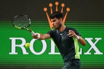 Alcaraz, Medvedev khởi đầu suôn sẻ ở Thượng Hải Masters