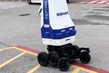 Robot làm nhiệm vụ của nhân viên bảo vệ tại siêu thị Walmart
