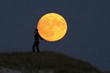 Thú vị bộ ảnh “ánh trăng”