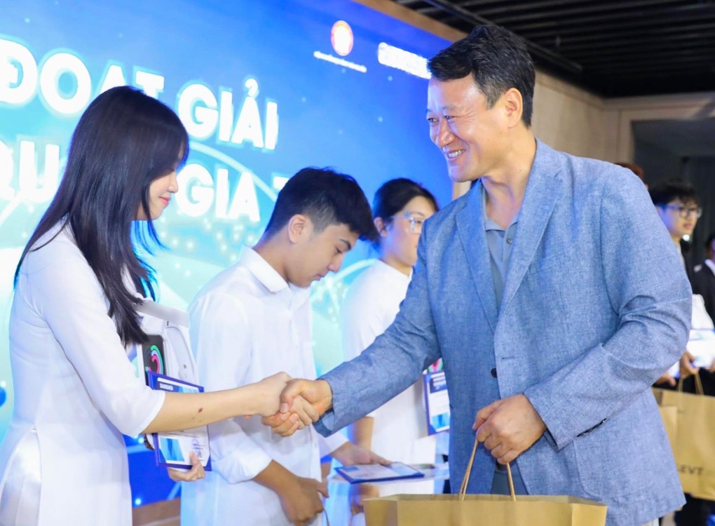 39 giáo viên có học sinh đạt giải quốc gia được thưởng gần 90 triệu đồng - 2 39 giáo viên có học sinh đạt giải quốc gia được thưởng gần 90 triệu đồng - 2